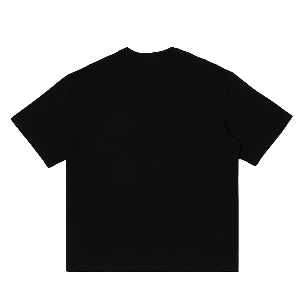 黒のTシャツ